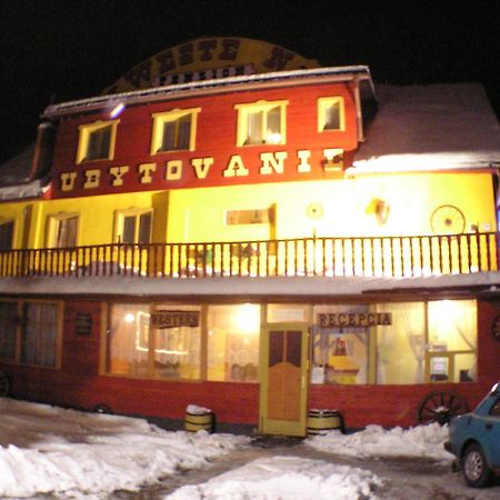 Western Penzion Ruzomberok Esterno foto