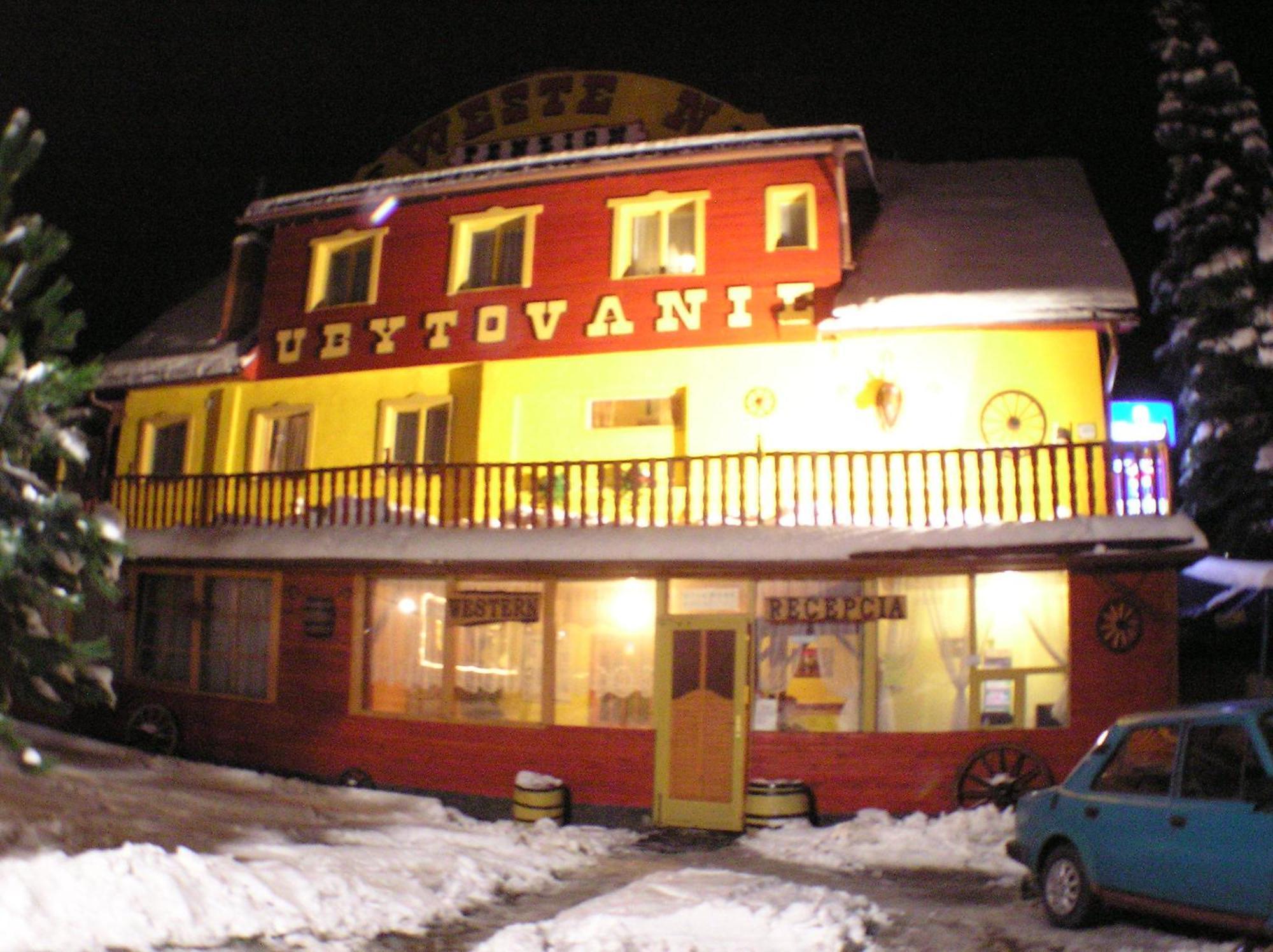 Western Penzion Ruzomberok Esterno foto