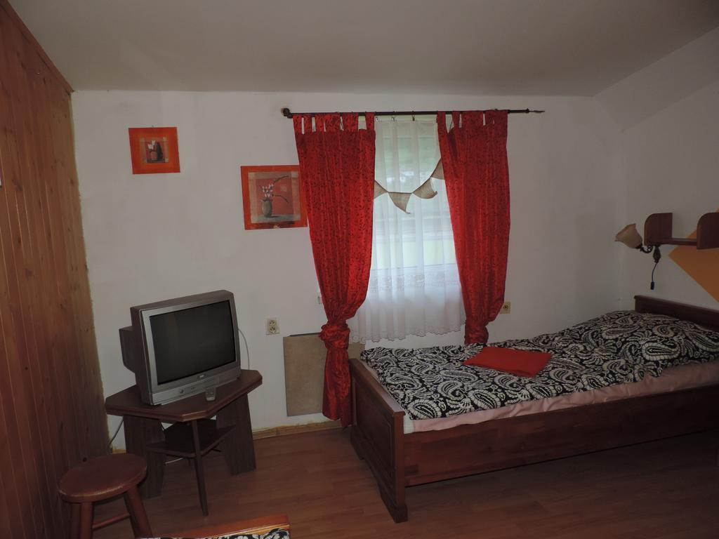 Western Penzion Ruzomberok Esterno foto
