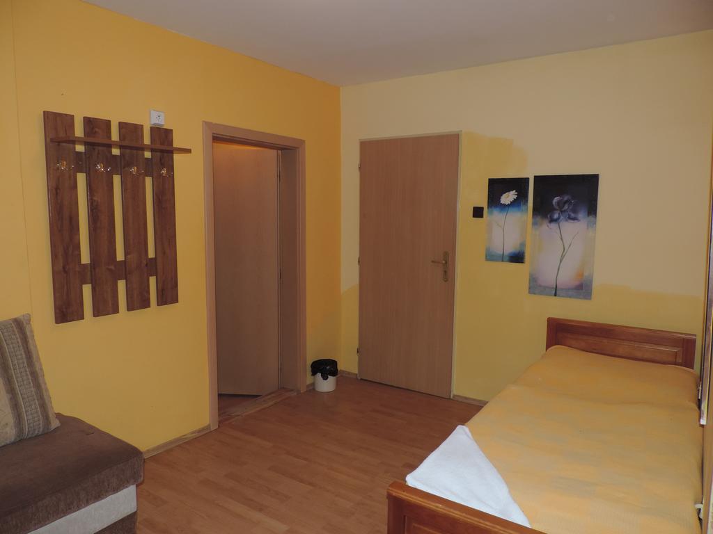 Western Penzion Ruzomberok Esterno foto