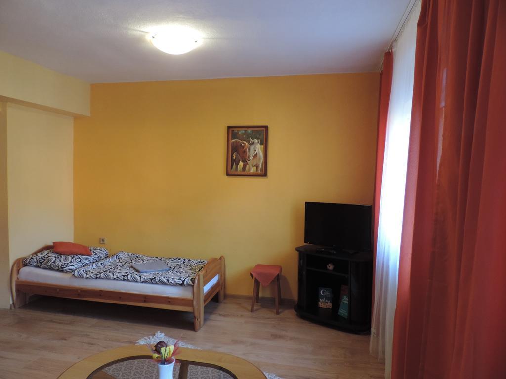 Western Penzion Ruzomberok Esterno foto